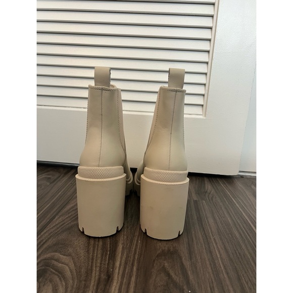 Steve Madden Tan Booties - Picture 4 of 8